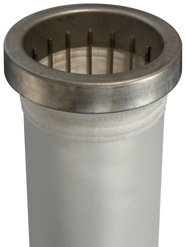Haut d’une manche et haut de panier bord et bride, prêt pour installation dans un système de filtration industrielle.