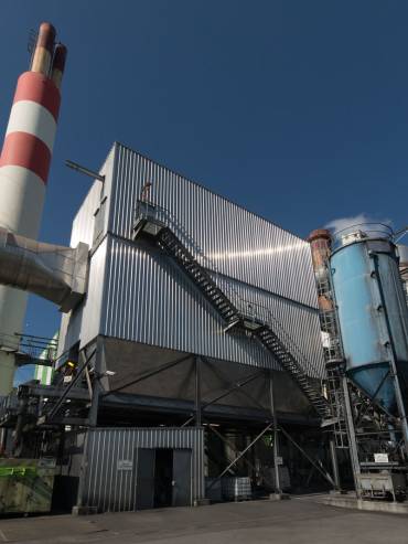 Unité de valorisation énergétique (UVE) pour le traitement et la conversion des déchets en énergie.